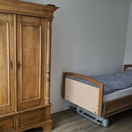 Ferienwohnung Schrank und Bett